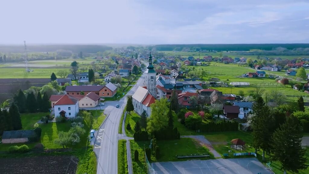 Visit Lekenik – hero video (poster) Öffentliche Ausschreibung für Gastronomen – Dječji prvi glas Lekenika